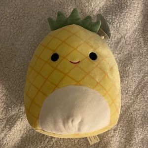 maui pineapple 8 inch squishmallow bnwt